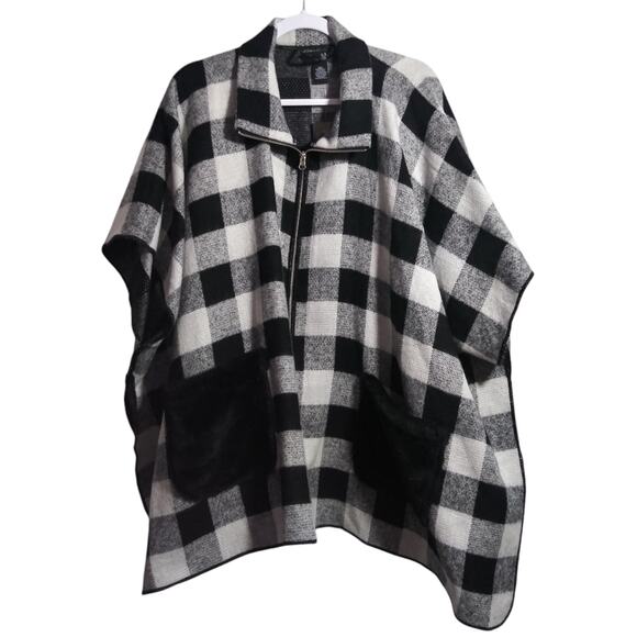Marcus Adler Black White Buffalo Check Poncho Zip Up Shawl Fur NWT Size OSFM - Picture 1 of 9
